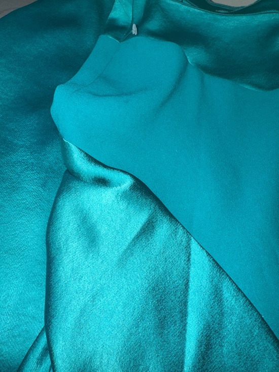 Ted Baker London Asymmetrical Satin Green Skirt Size 6 - Picture 6 of 6